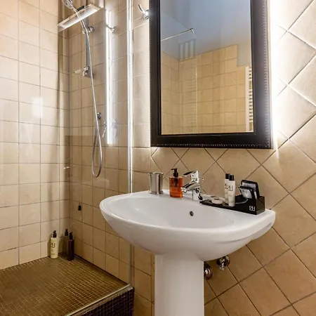 Bed & Breakfast Antica Dimora De' Benci 4*